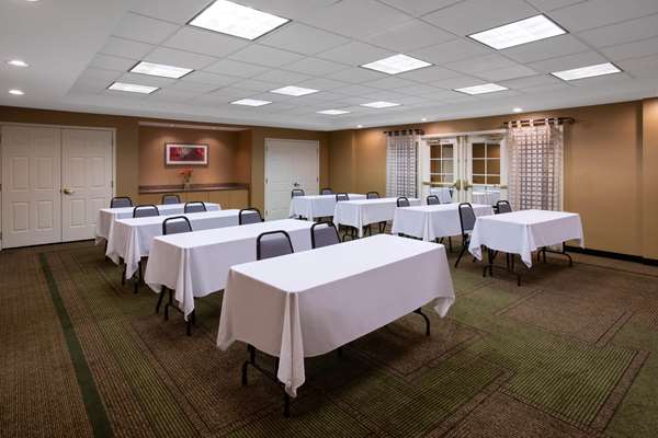  - La Quinta Inn & Suites Lakewood