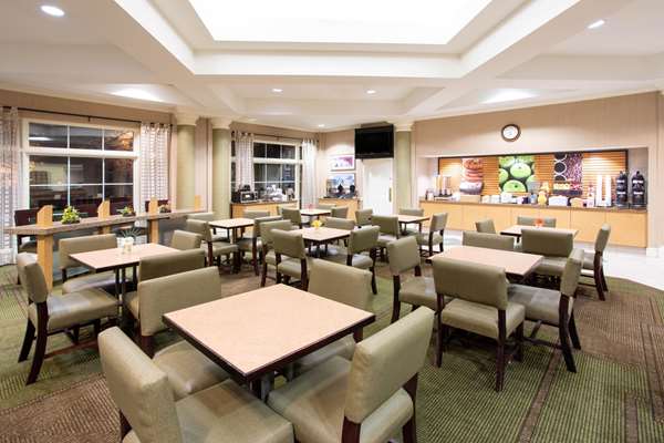  - La Quinta Inn & Suites Lakewood