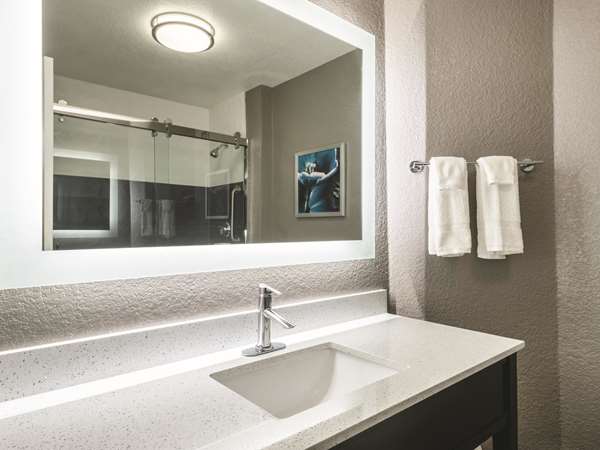  - La Quinta Inn & Suites Lake Mary - I-4, Exit 98