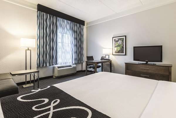  - La Quinta Inn & Suites Lake Mary - I-4, Exit 98