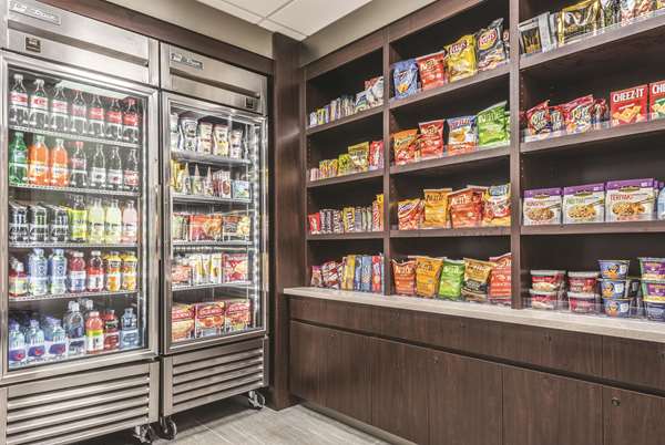  - La Quinta Inn & Suites Lake Mary - I-4, Exit 98