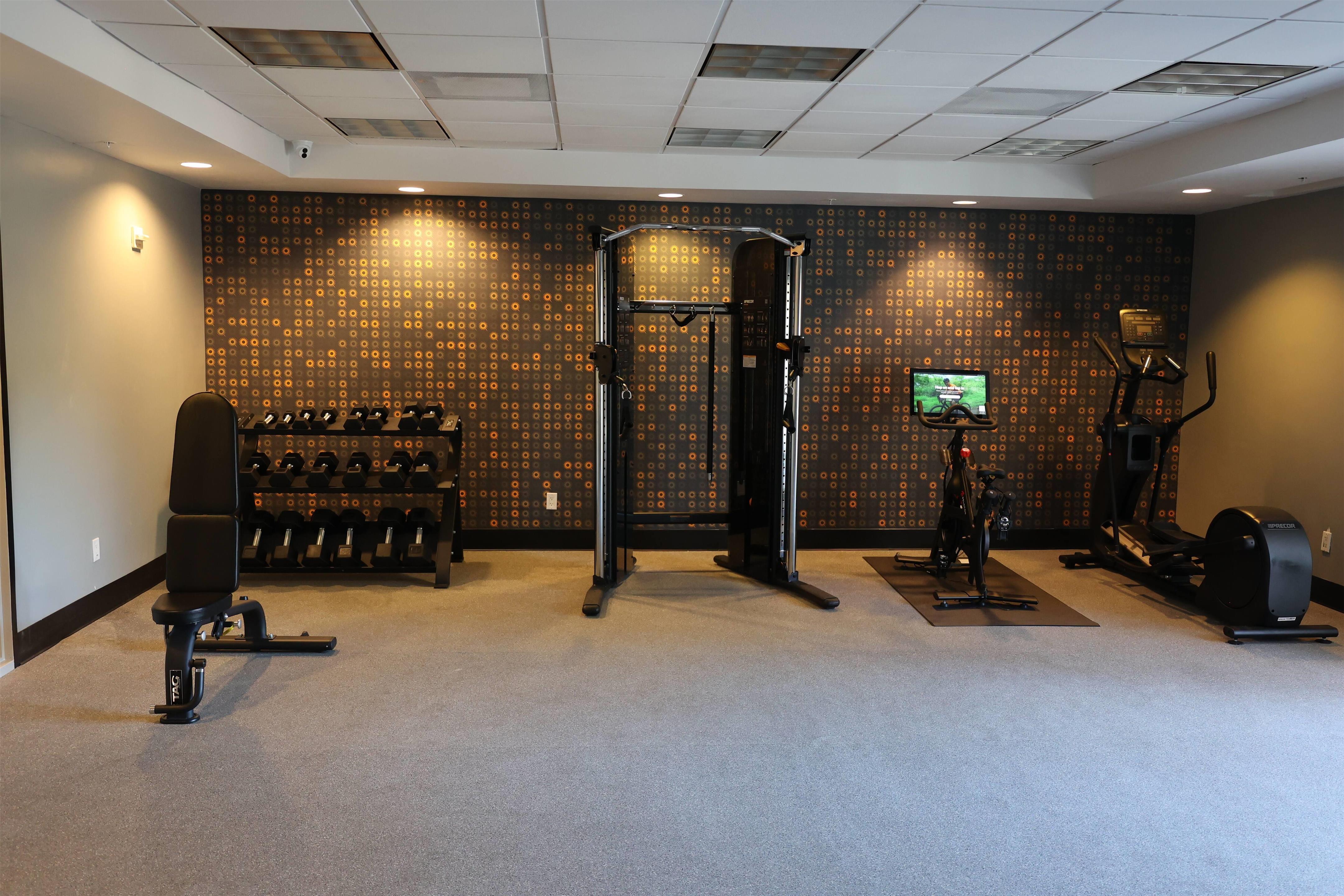 Health club fitness center gym | La Quinta Inn & Suites by Wyndham Ocala