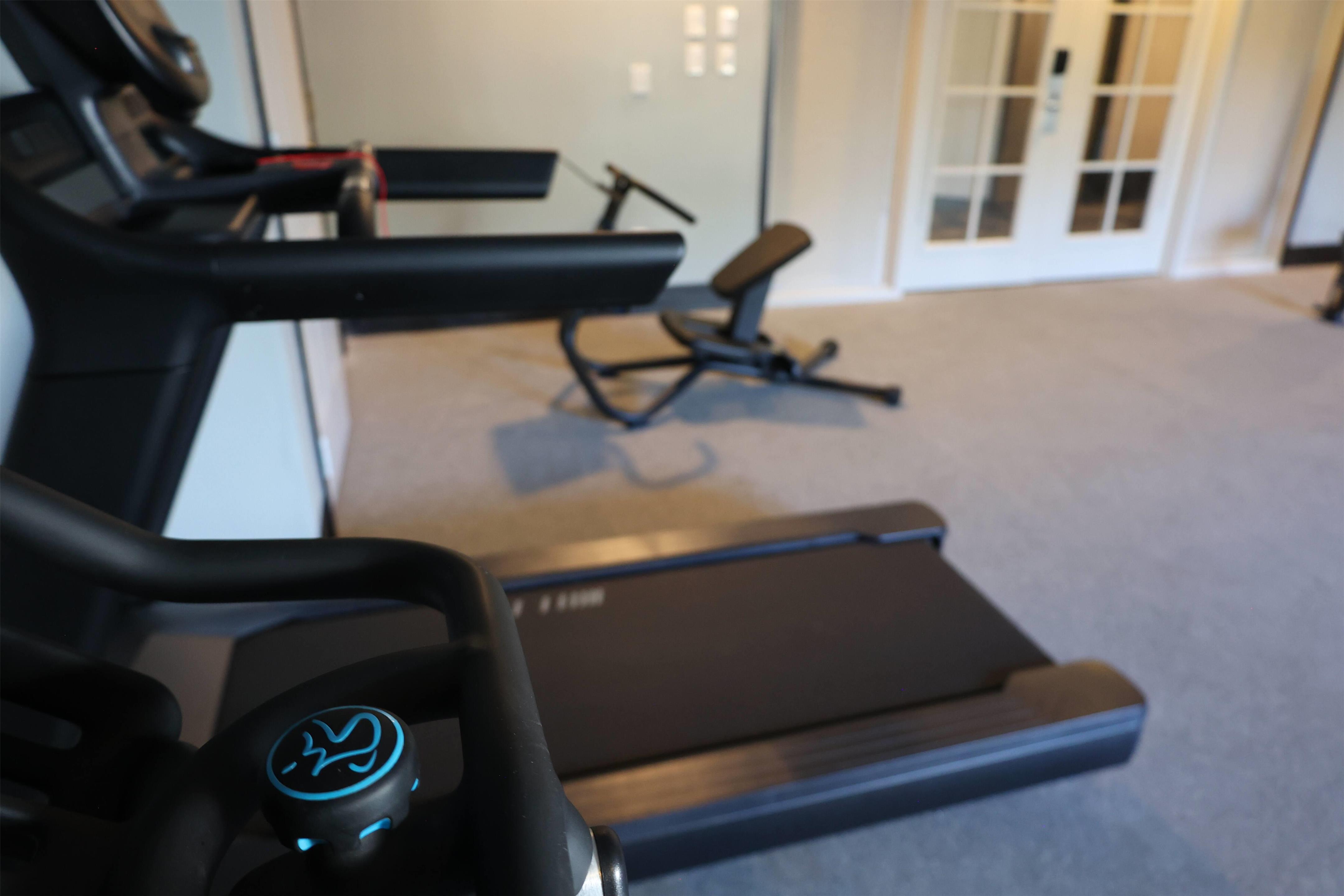 Health club fitness center gym | La Quinta Inn & Suites by Wyndham Ocala