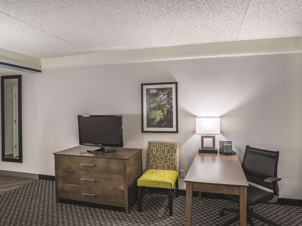  - La Quinta Inn & Suites Southeast Phoenix - I-10, Exit 160
