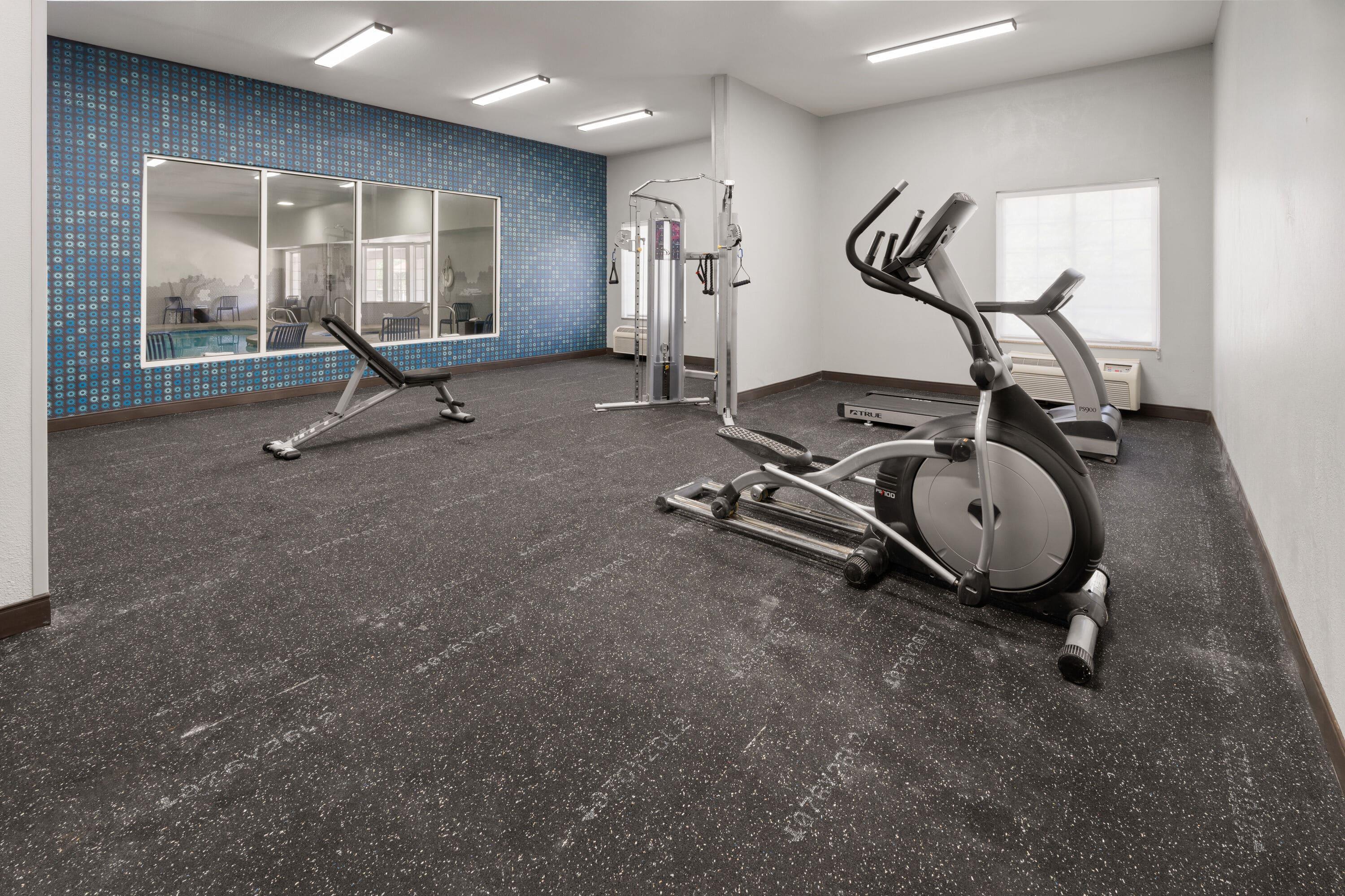 Health club fitness center gym | La Quinta Inn & Suites by Wyndham Ruidoso Downs