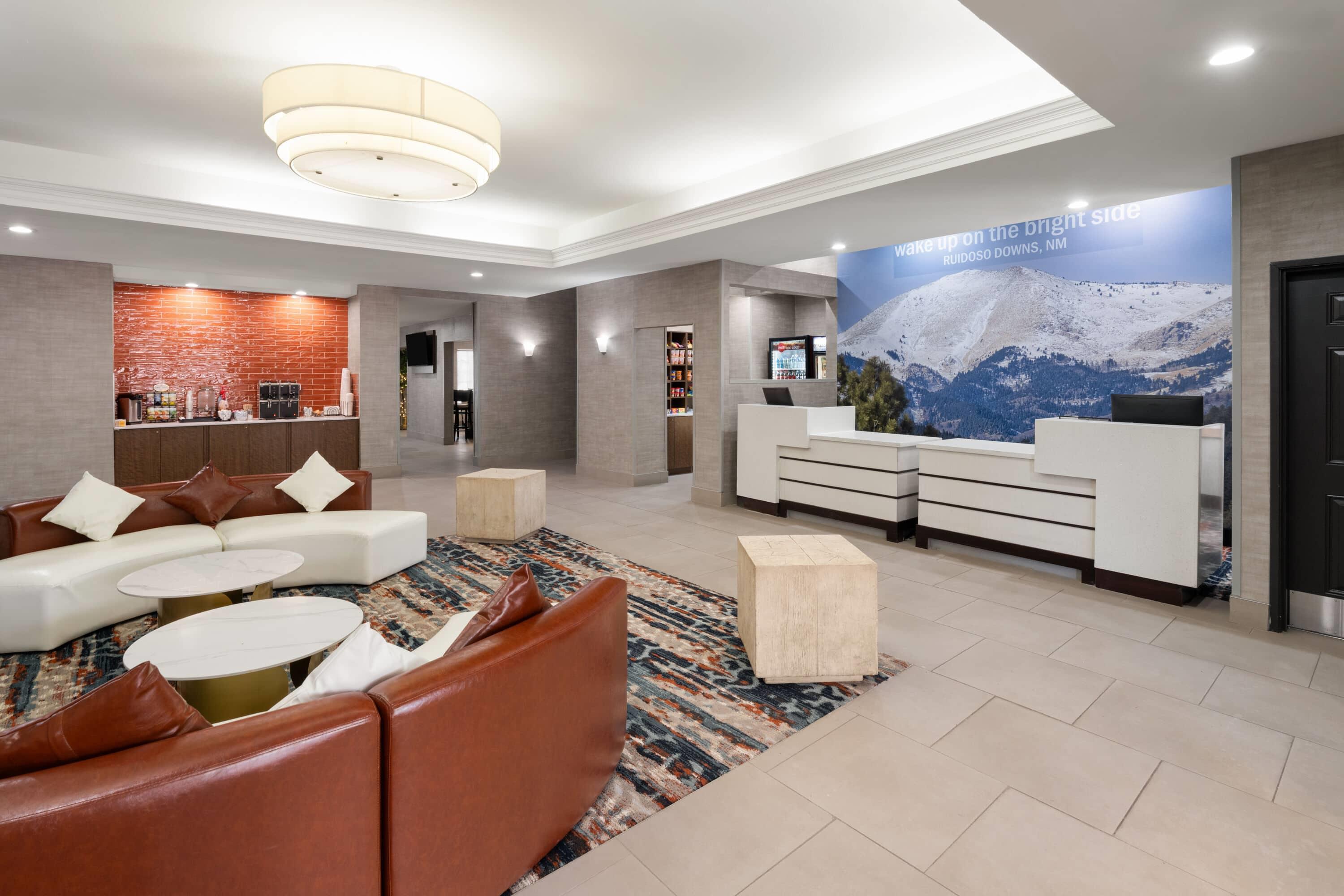 Lobby | La Quinta Inn & Suites by Wyndham Ruidoso Downs
