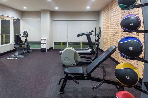 Fitness/ Exercise Room - La Quinta Inn Universal Studios Orlando - I-4, Exit 75B