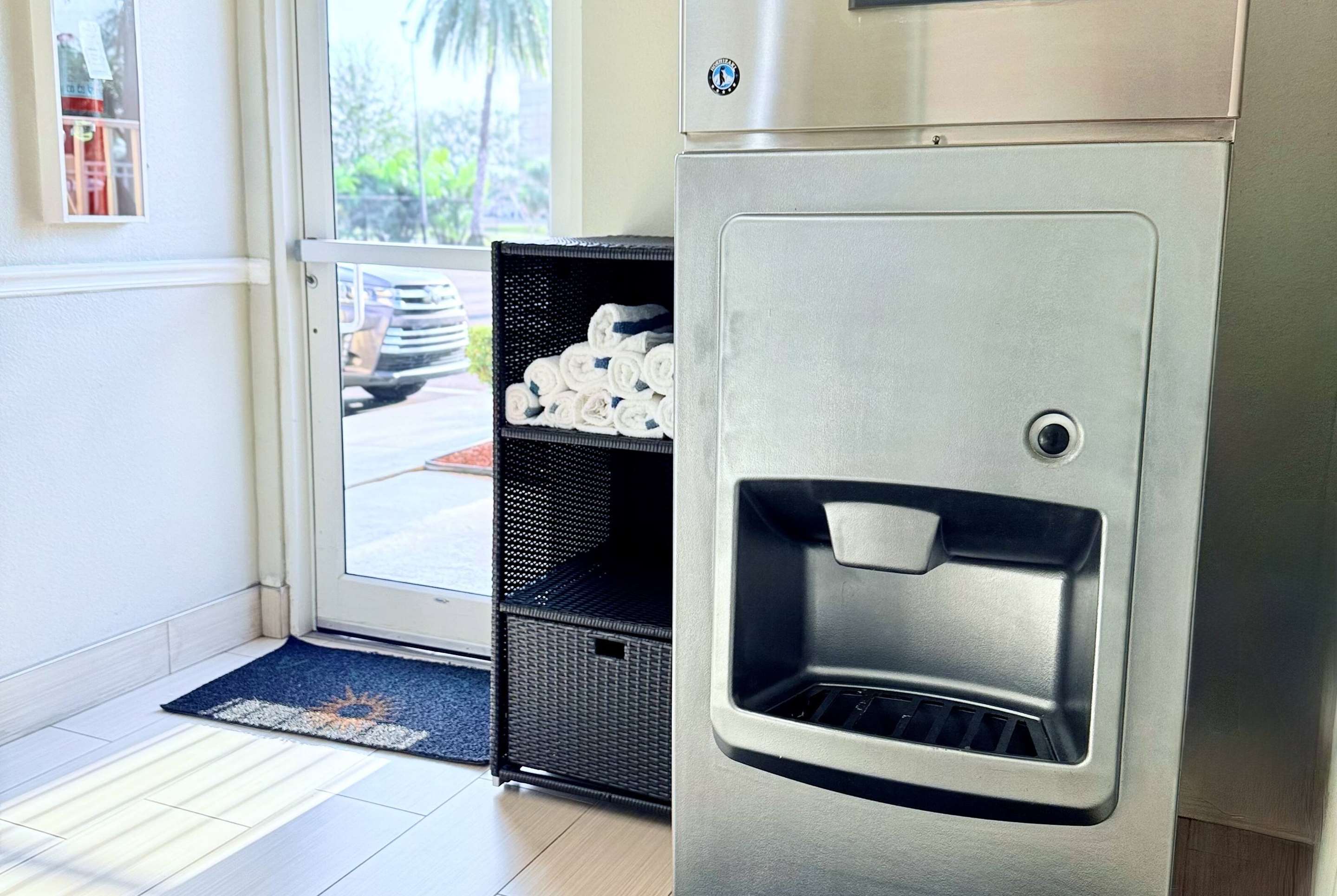 Property amenity | La Quinta Inn & Suites by Wyndham Orlando Universal area