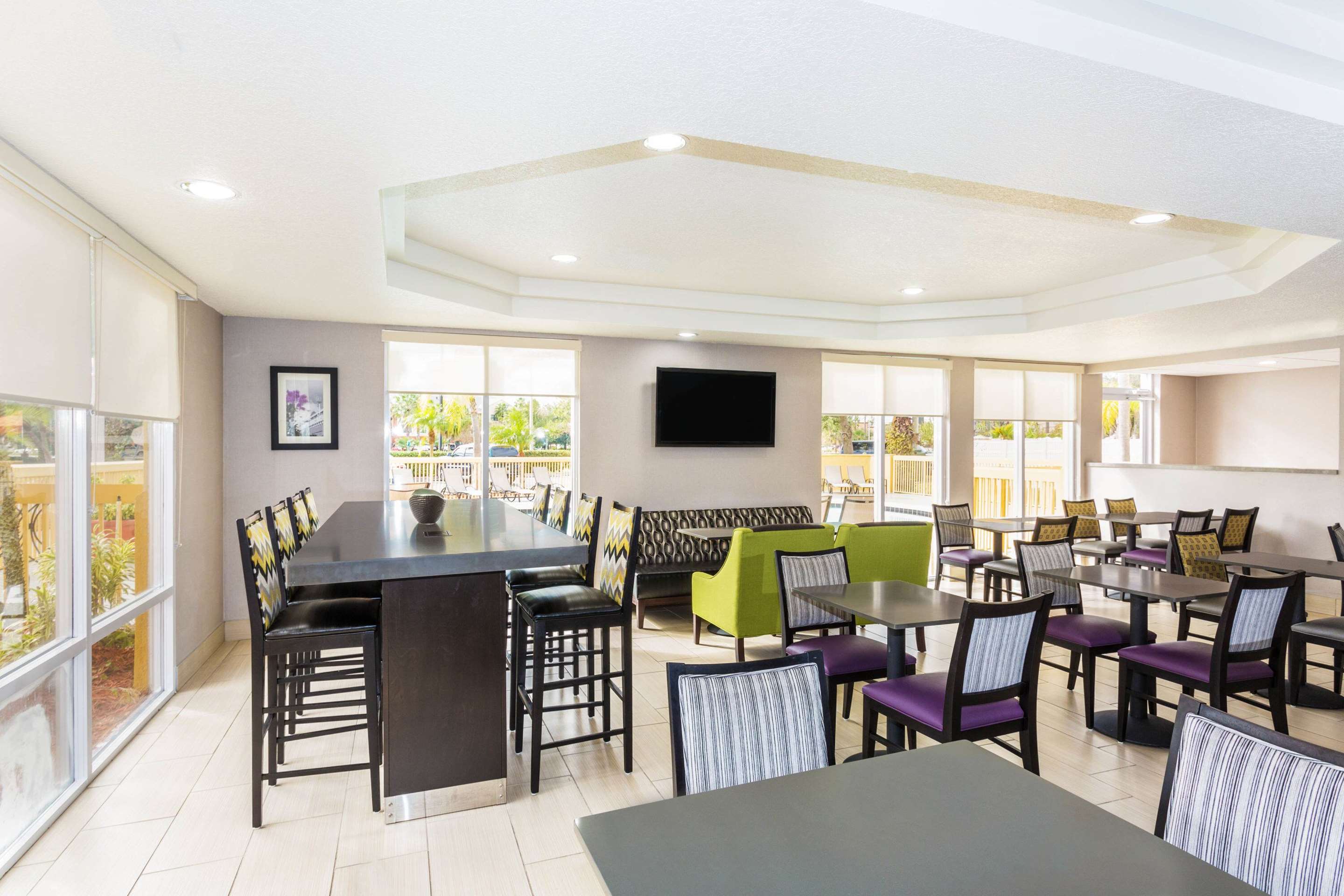 Property amenity | La Quinta Inn & Suites by Wyndham Orlando Universal area