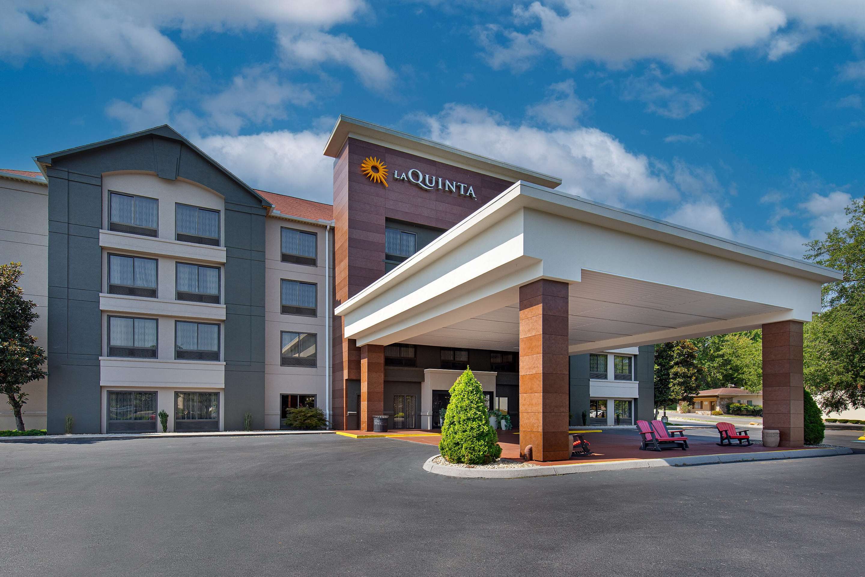 Exterior | La Quinta Inn by Wyndham Pigeon Forge-Dollywood