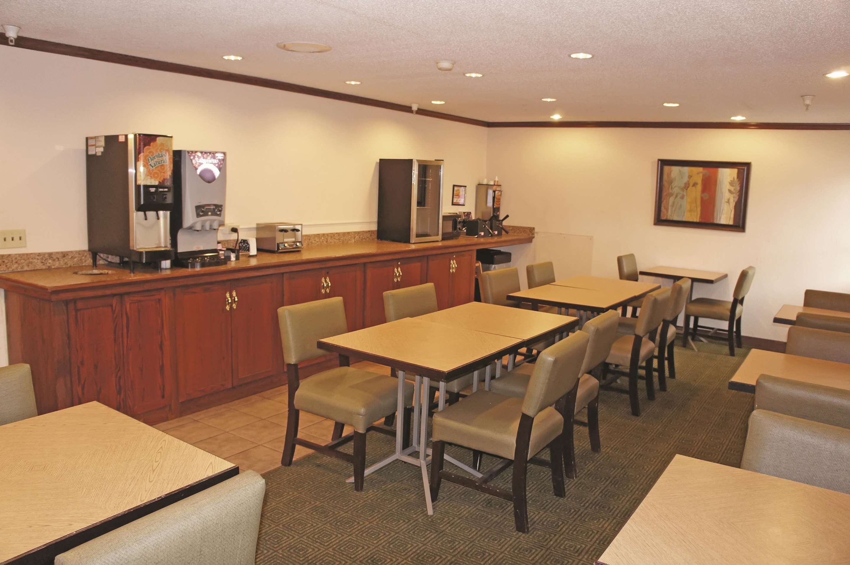 Property amenity | La Quinta Inn by Wyndham Omaha Southwest