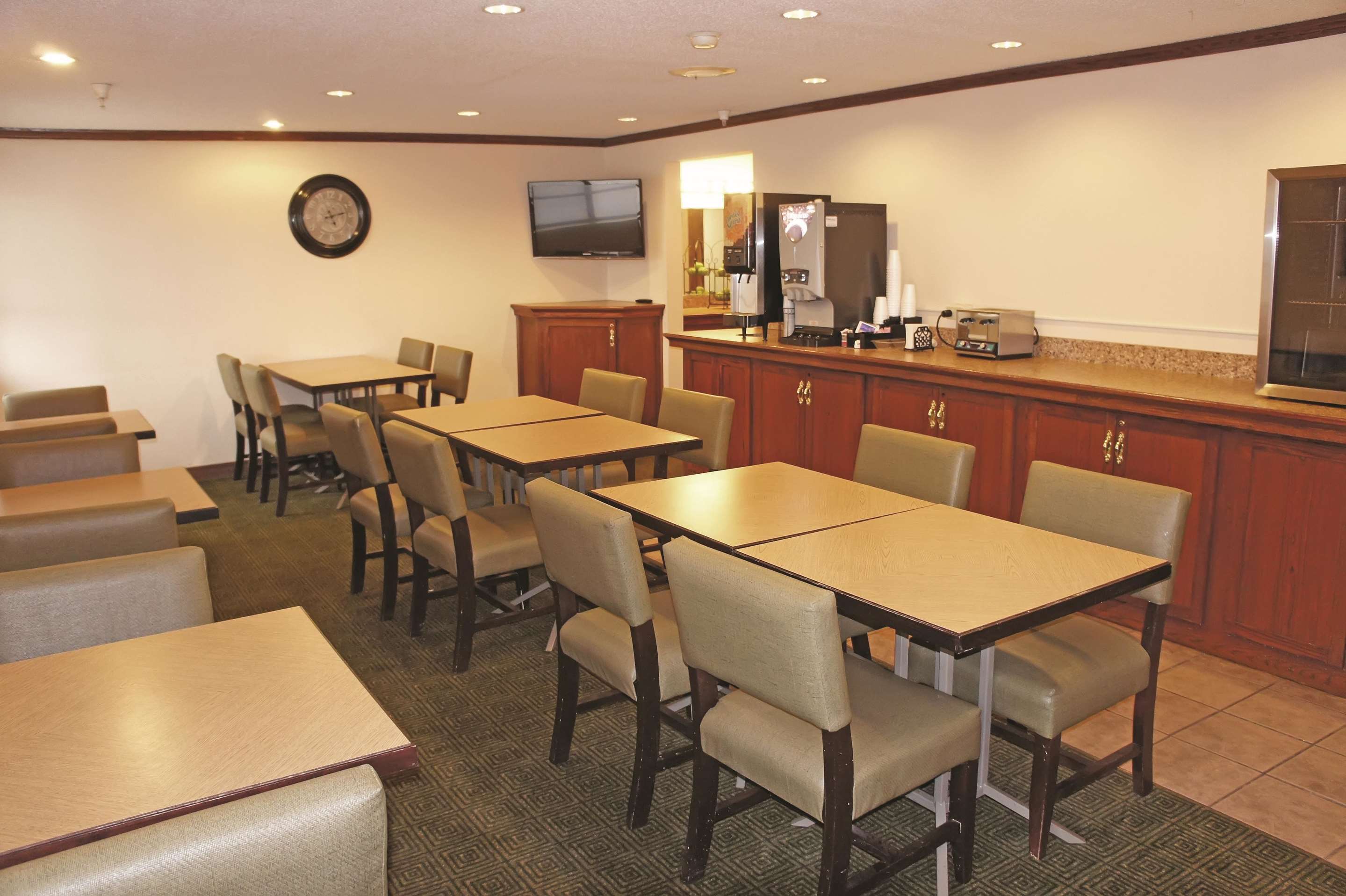 Property amenity | La Quinta Inn by Wyndham Omaha Southwest