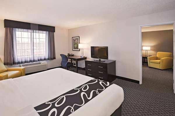 Suite - La Quinta Inn & Suites Macedonia - I-271, Exit 18