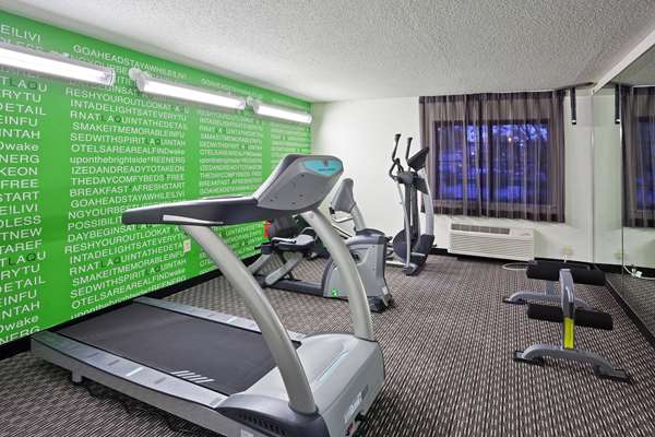 Fitness/ Exercise Room - La Quinta Inn & Suites Macedonia - I-271, Exit 18