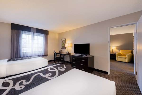 Suite - La Quinta Inn & Suites Macedonia - I-271, Exit 18