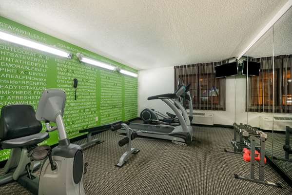 Fitness/ Exercise Room - La Quinta Inn & Suites Macedonia - I-271, Exit 18