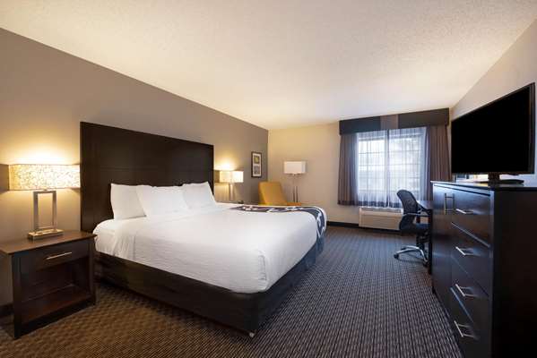  - La Quinta Inn & Suites Macedonia - I-271, Exit 18