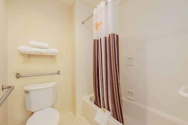  - La Quinta Inn Independence