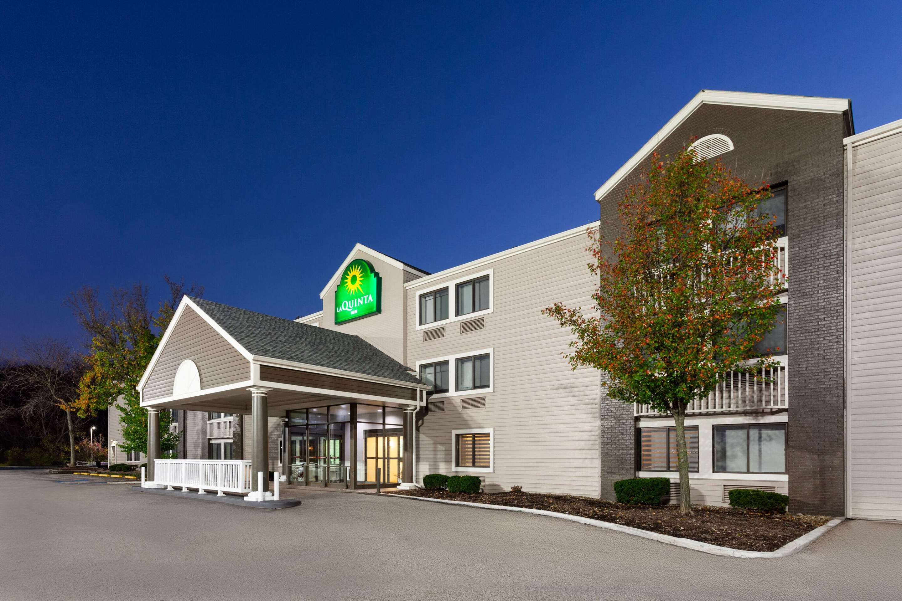 Exterior | La Quinta Inn by Wyndham Cleveland Independence