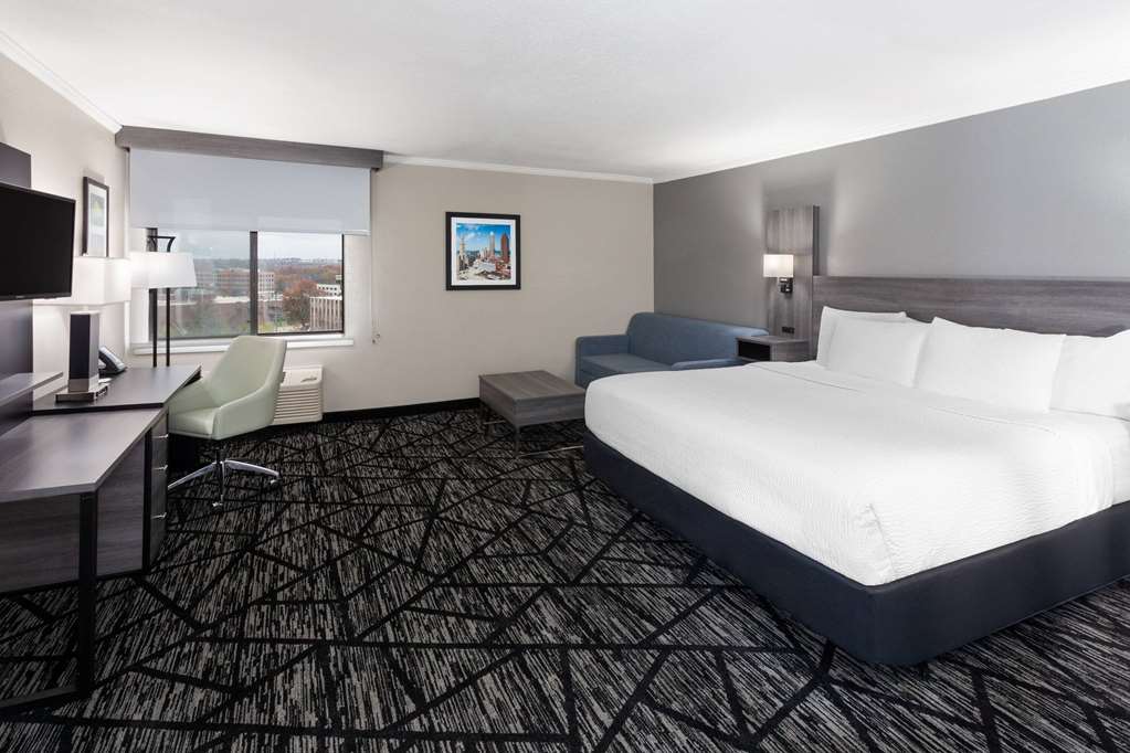LA QUINTA INN CLE INDEPENDENCE-guestroom-Guest Room,On-Site.jpg