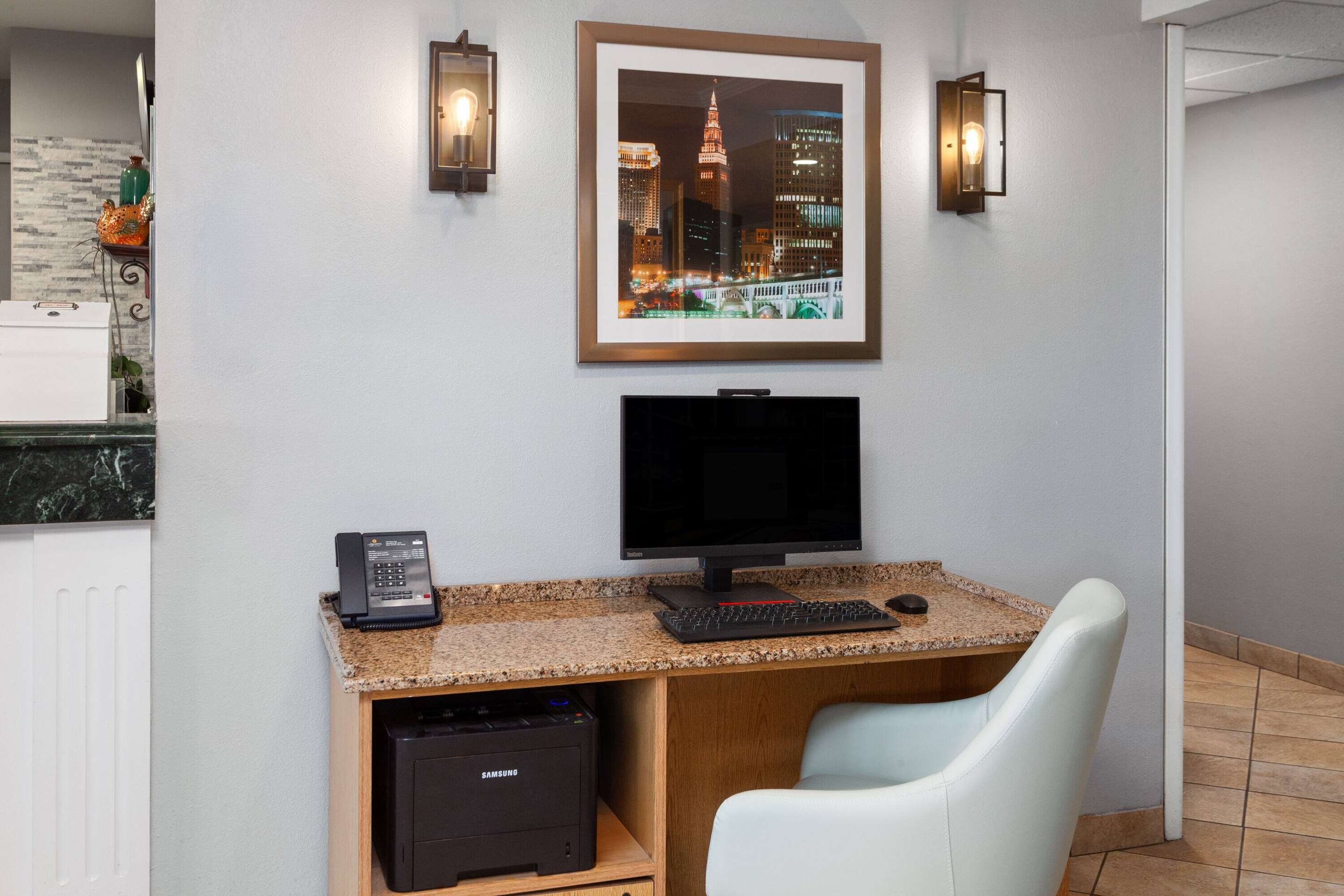 Business Center | La Quinta Inn by Wyndham Cleveland Independence