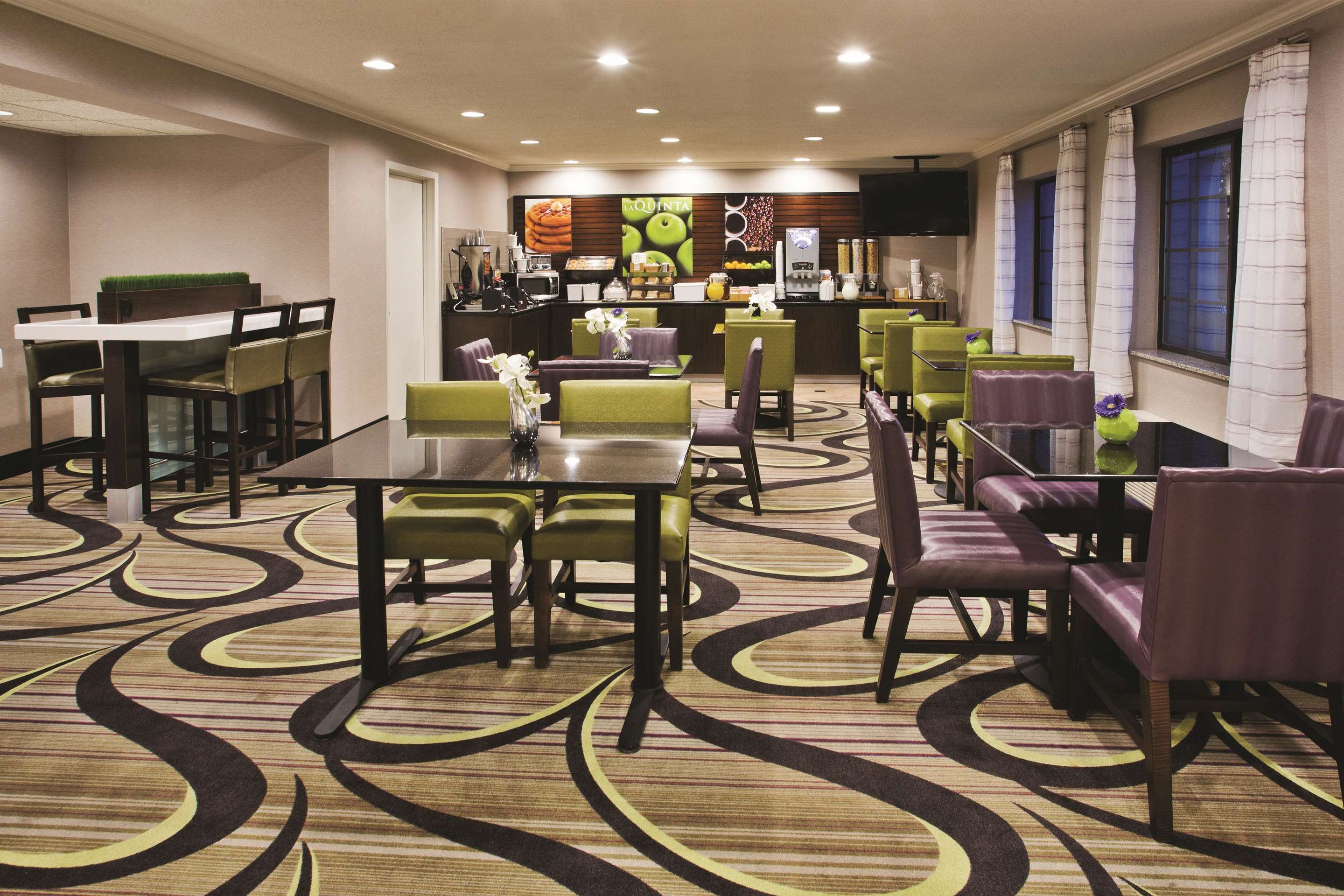 Property amenity | La Quinta Inn & Suites by Wyndham Milwaukee Delafield