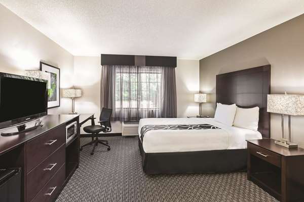  - La Quinta Inn & Suites Delafield