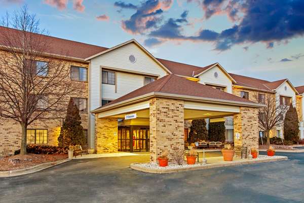 Exterior view - La Quinta Inn & Suites Delafield