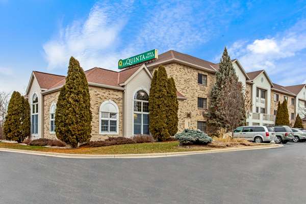 Exterior view - La Quinta Inn & Suites Delafield
