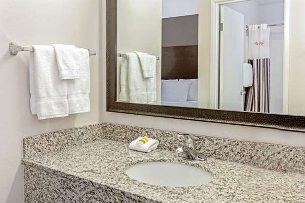  - La Quinta Inn & Suites Delafield