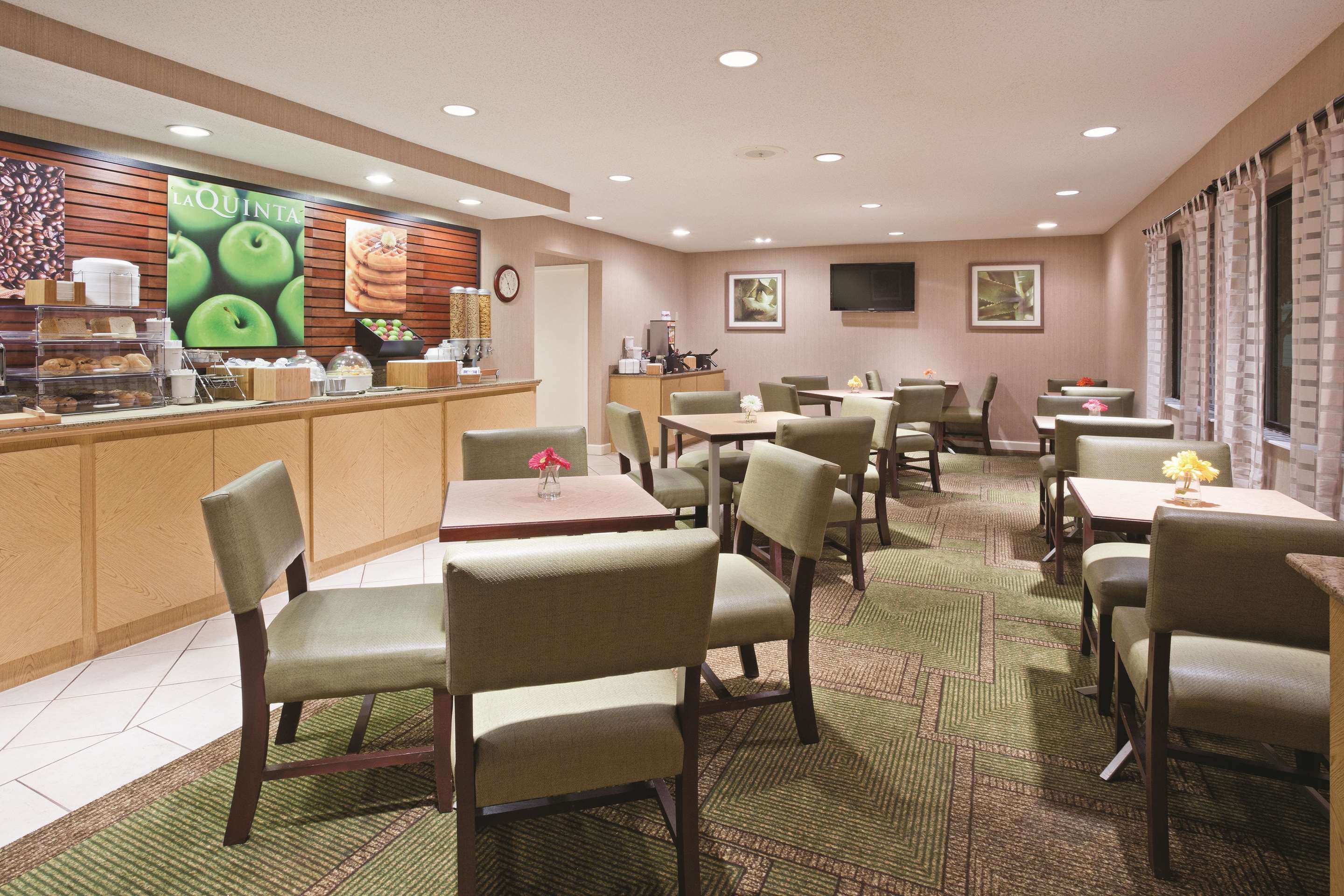 Property amenity | La Quinta Inn by Wyndham Sheboygan