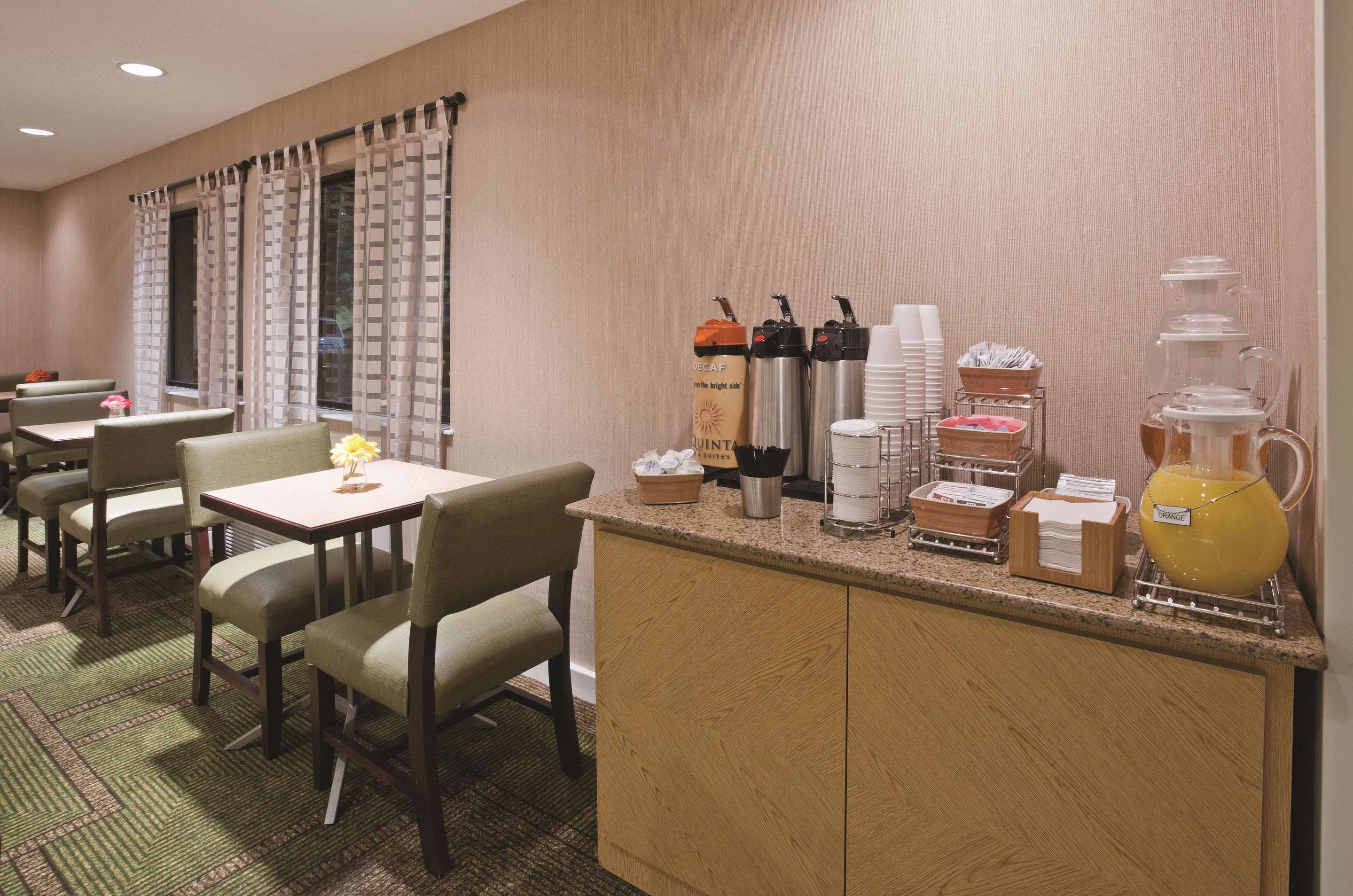 Property amenity | La Quinta Inn by Wyndham Sheboygan