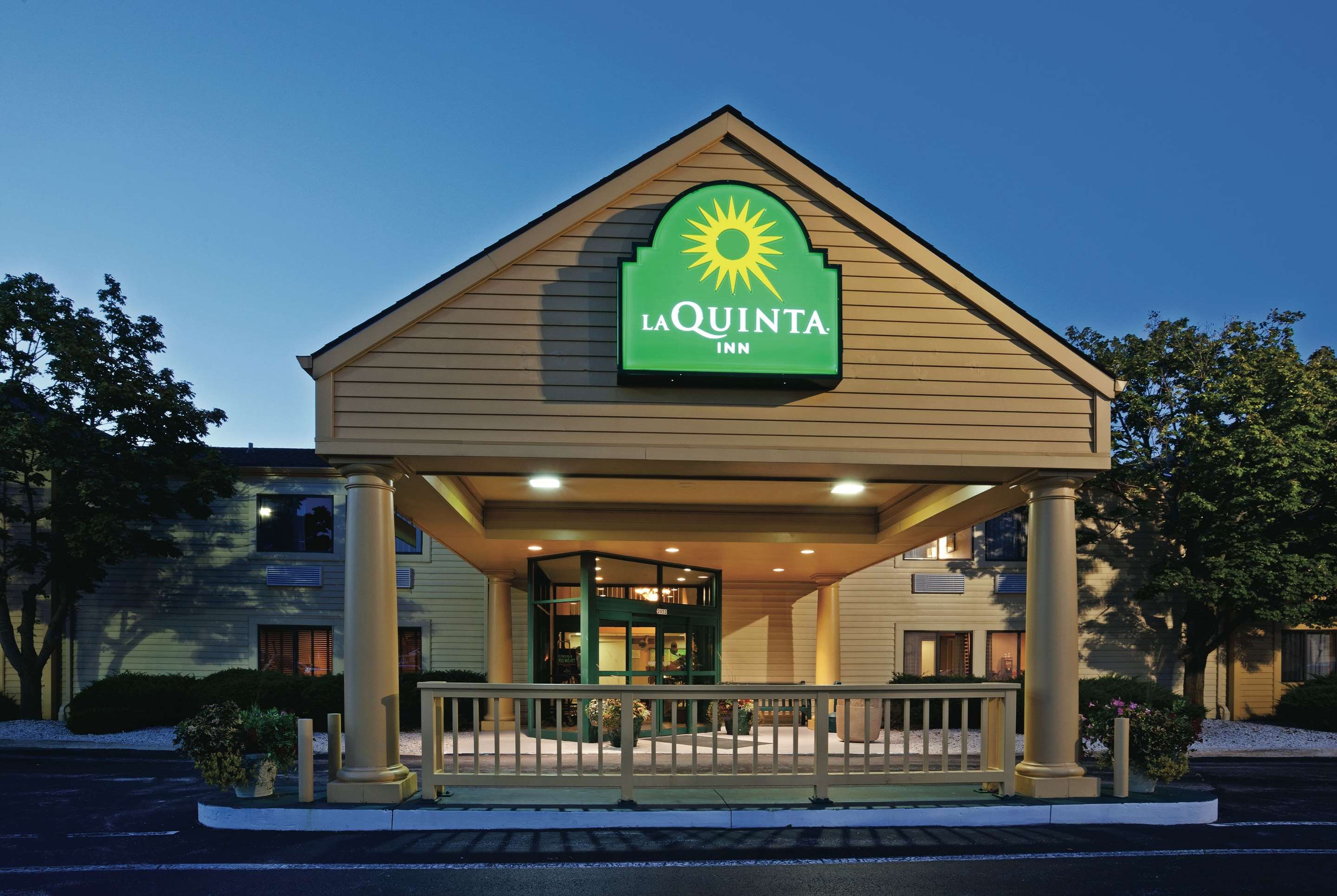 Exterior | La Quinta Inn by Wyndham Sheboygan