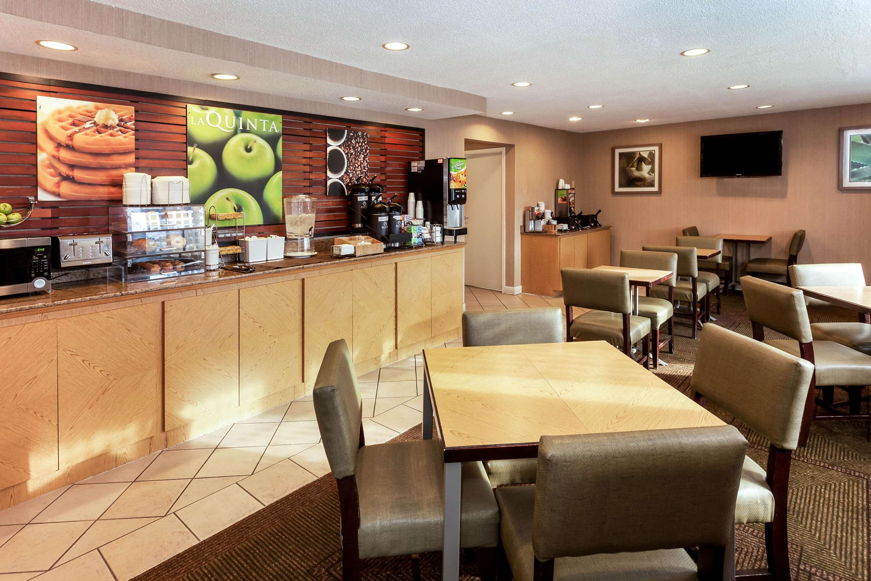 Property amenity | La Quinta Inn by Wyndham Sheboygan