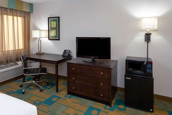  - La Quinta Inn Sheboygan