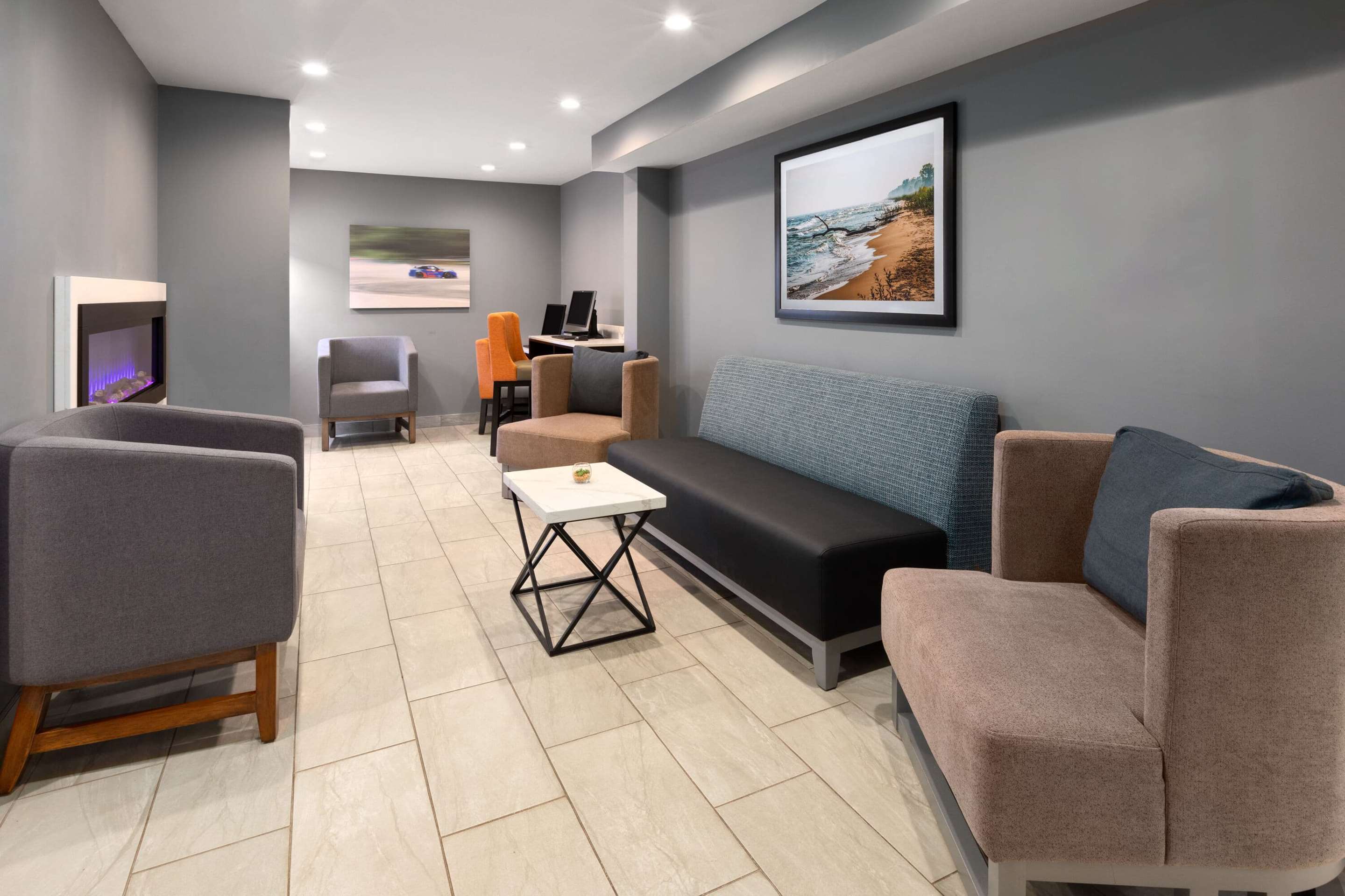 Lobby | La Quinta Inn by Wyndham Sheboygan