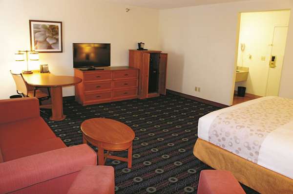  - La Quinta Inn North Kansas City - I-29 & I-35, Exit 6