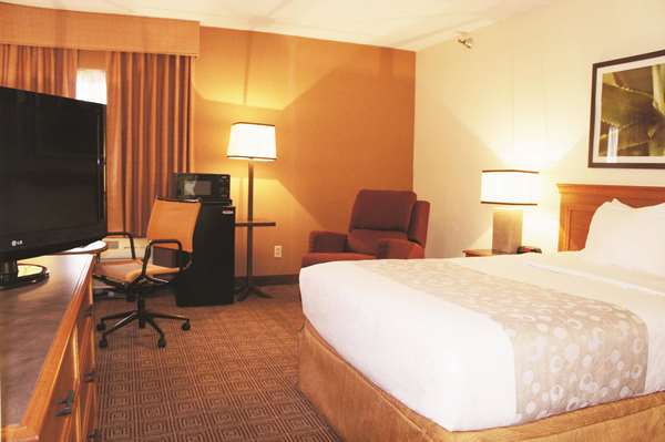  - La Quinta Inn North Kansas City - I-29 & I-35, Exit 6