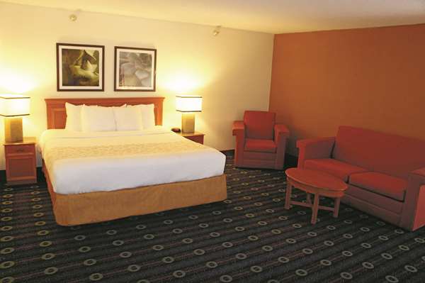 - La Quinta Inn North Kansas City - I-29 & I-35, Exit 6