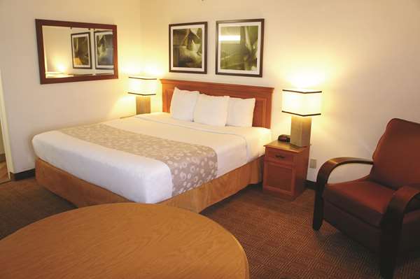  - La Quinta Inn North Kansas City - I-29 & I-35, Exit 6