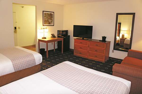  - La Quinta Inn North Kansas City - I-29 & I-35, Exit 6