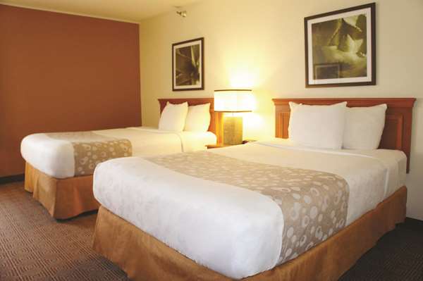  - La Quinta Inn North Kansas City - I-29 & I-35, Exit 6
