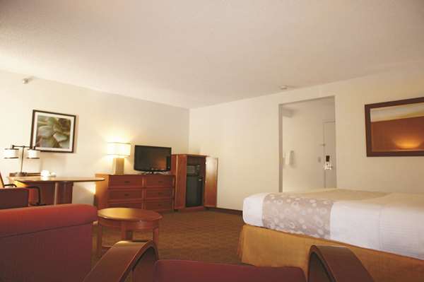 - La Quinta Inn North Kansas City - I-29 & I-35, Exit 6