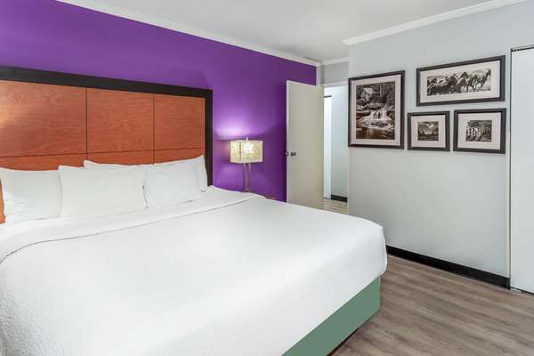 Suite - La Quinta Inn Birmingham