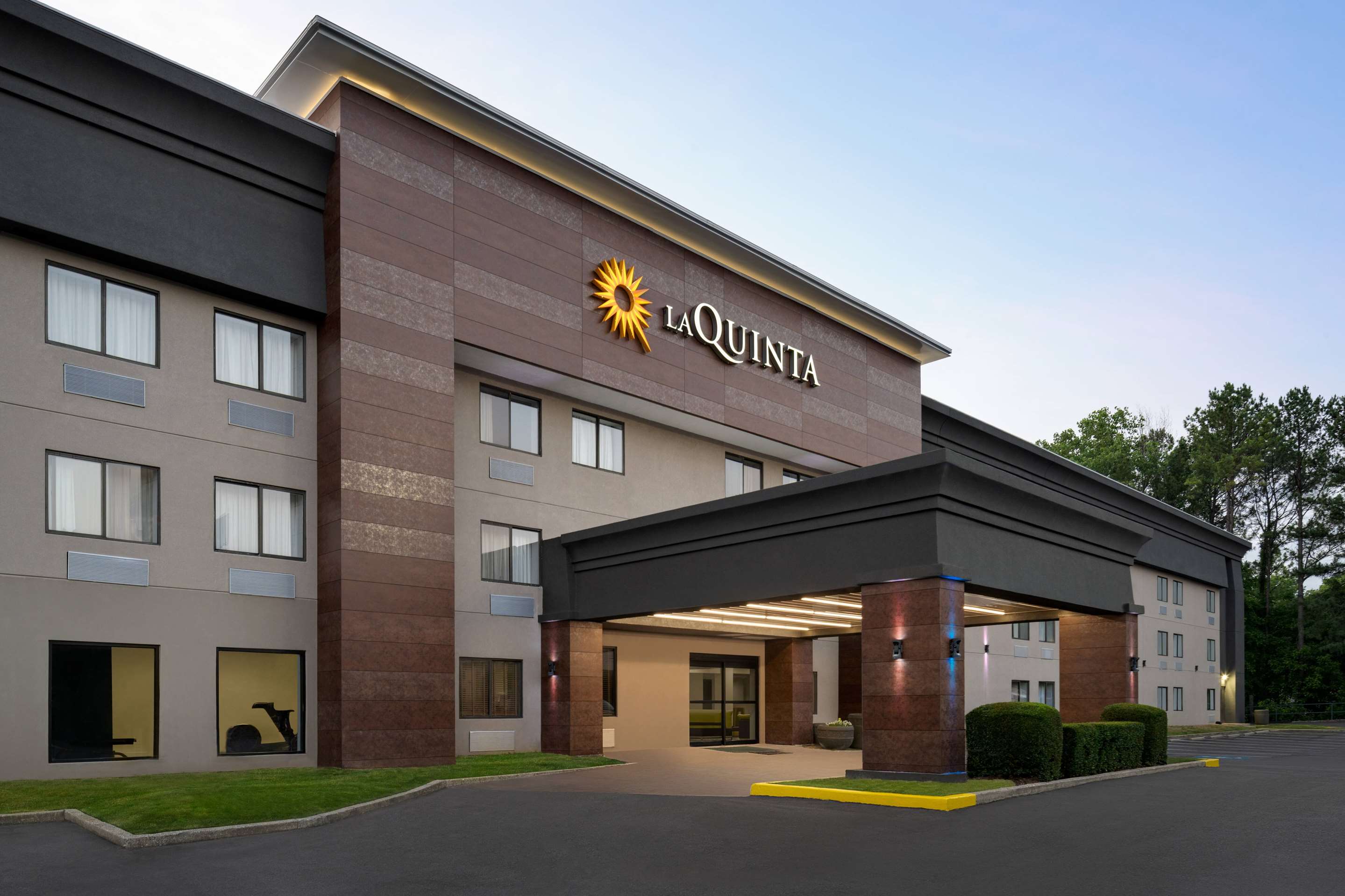 Exterior | La Quinta Inn by Wyndham Birmingham - Inverness