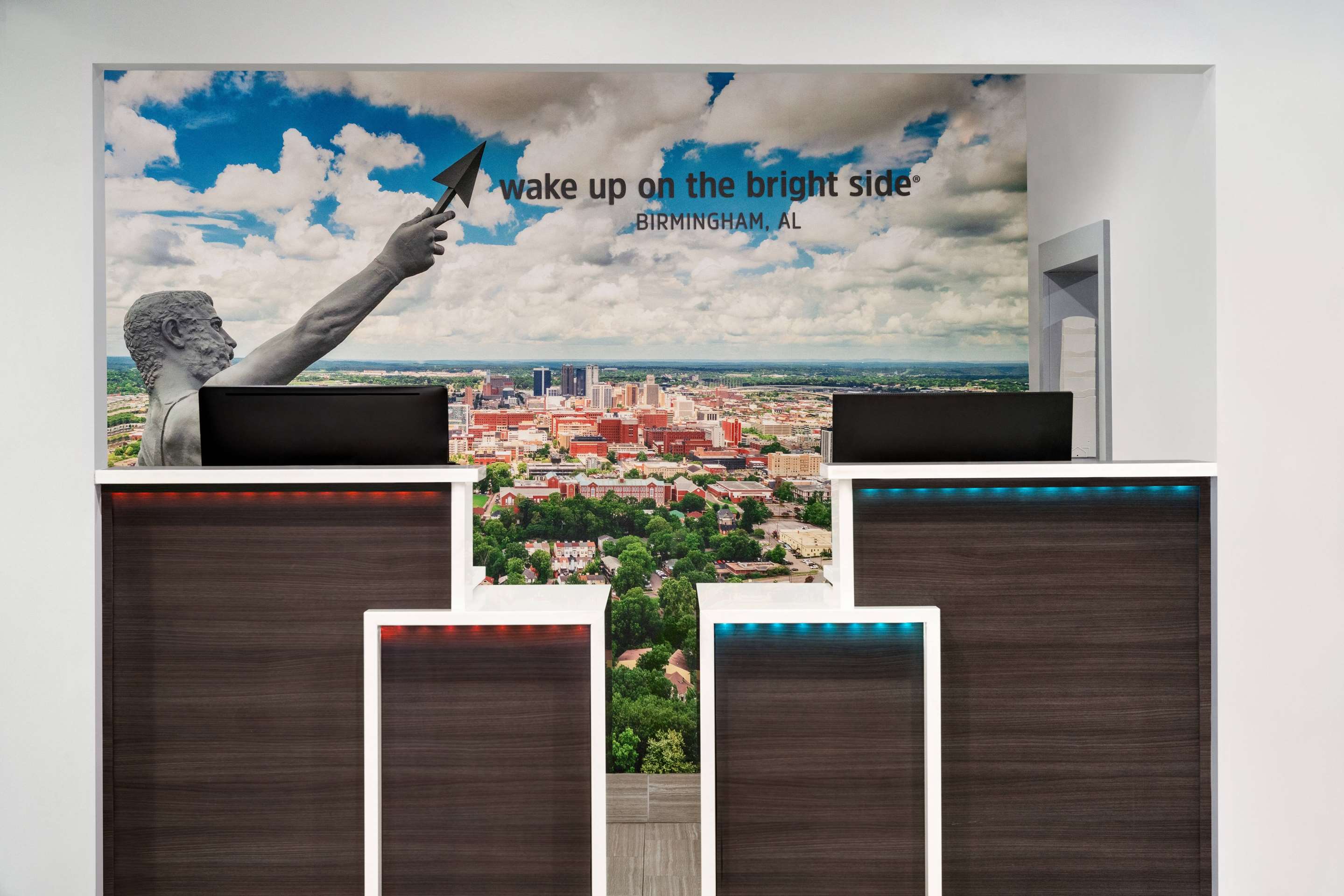 Reception | La Quinta Inn by Wyndham Birmingham - Inverness