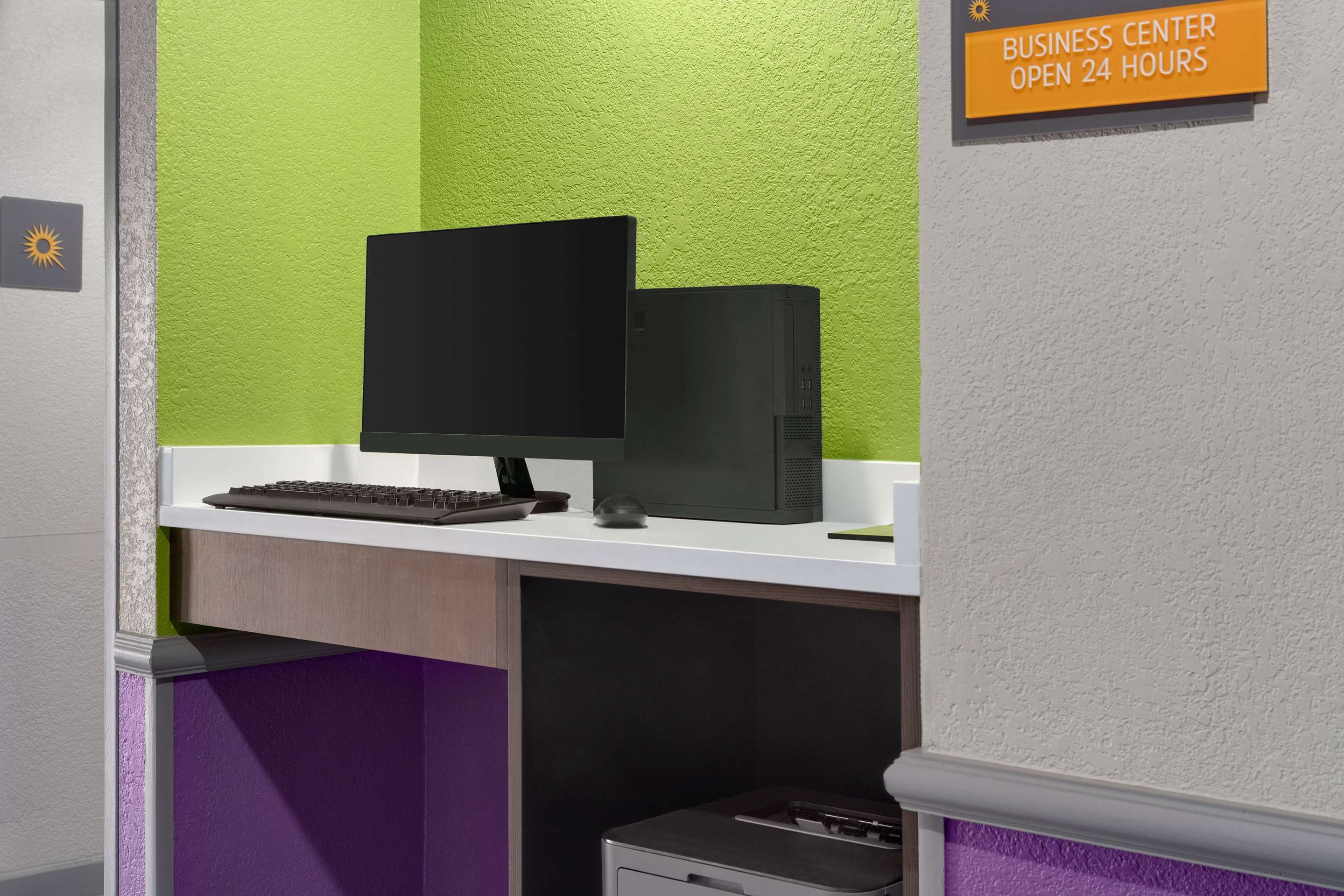 Business Center | La Quinta Inn by Wyndham Birmingham - Inverness