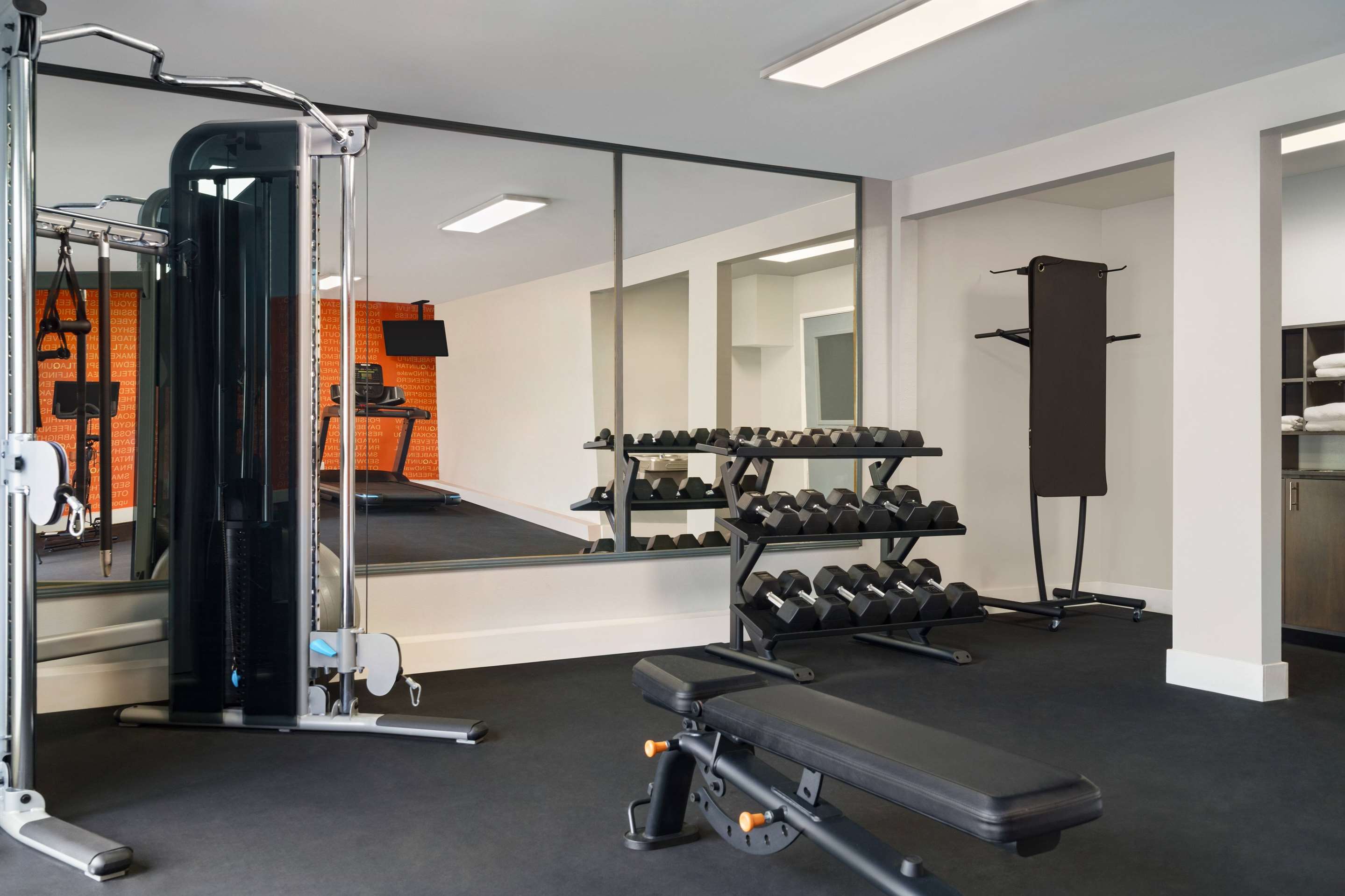 Health club fitness center gym | La Quinta Inn by Wyndham Birmingham - Inverness