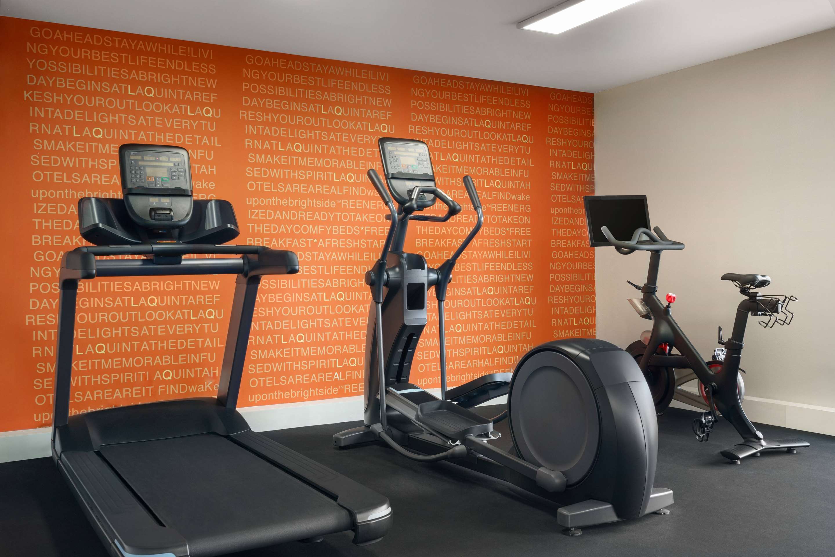 Health club fitness center gym | La Quinta Inn by Wyndham Birmingham - Inverness