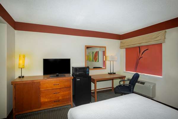  - La Quinta Inn & Suites Springdale - I-49, Exit 72